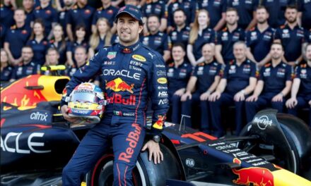 Checo Pérez se queja del olor a maría en Las Vegas