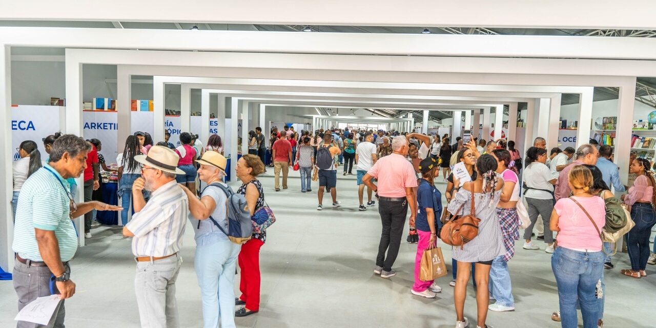 Viernes de experiencias literarias y artísticas en la Feria del Libro 2024