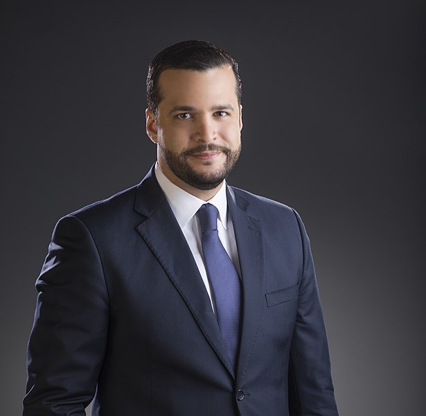 Rafael Paz presenta propuestas para renovar el partido Fuerza del Pueblo
