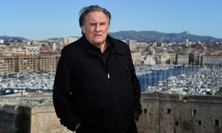 La letrero del cine francés Gérard Depardieu, un entendimiento por agresiones sexuales