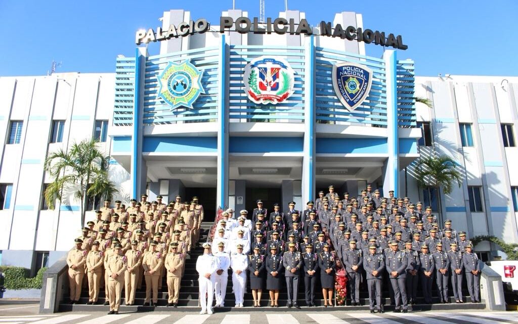 Agentes de la Policía Nacional y civiles acusados ​​de tráfico ilegal de armas de fuego
