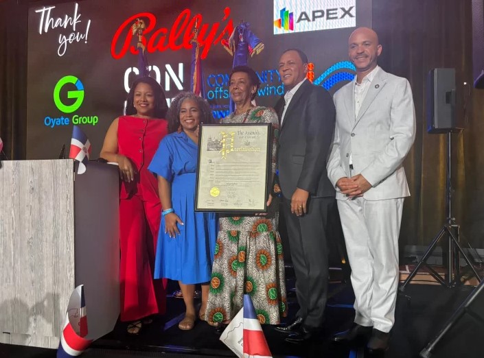 Asamblea del Estado de Nueva York honra a la proselitista dominicana Sergio Galván