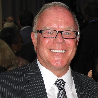 'El Decreto 158-23 de Abinader marca un ejemplo universal de reducción del consumo energético oficial.