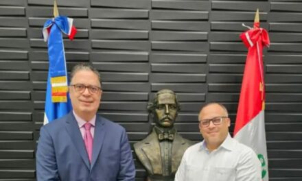 Embajadora dominicana destaca potencial del Perú como socio de la Industria Textil