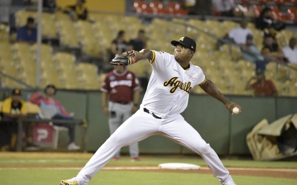 Romero vuelve a editar maravilla y Águilas vencen a Gigantes