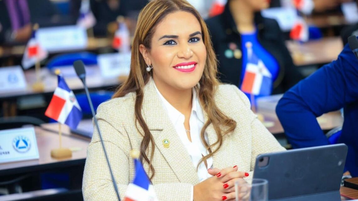 Michelle Ortiz elegida presidenta de la Comisión del Parlacen para 2024-2025