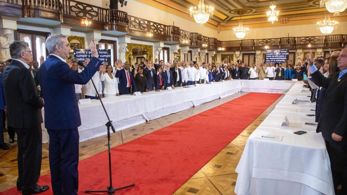 Presidente Abinader juramenta comités para avanzar en reforma penitenciaria