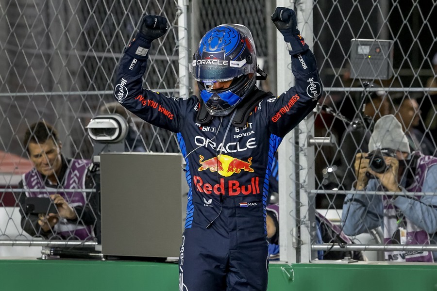 Verstappen se proclama tetracampeón del mundo de Fórmula Uno en Las Vegas, donde triunfa Russell