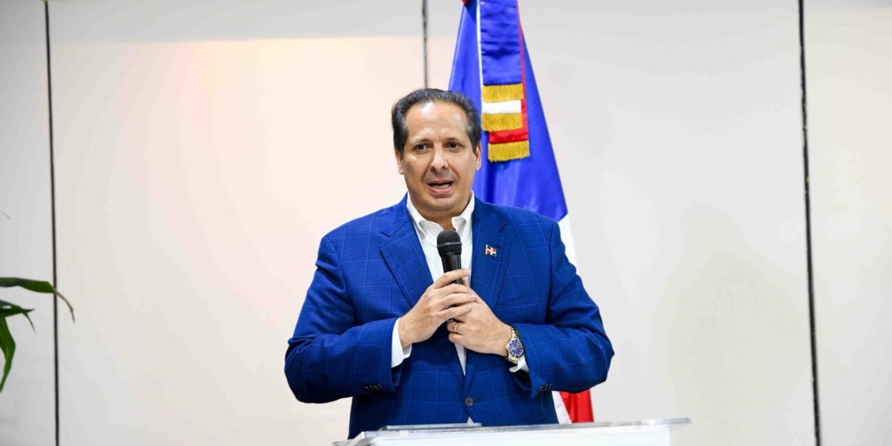 Ministro de Salud pira a transigir un estilo de vida saludable para avisar y controlar la diabetes