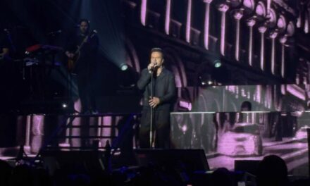 Luis Fonsi celebra 25 abriles de carrera con emotivo concierto en Santo Domingo