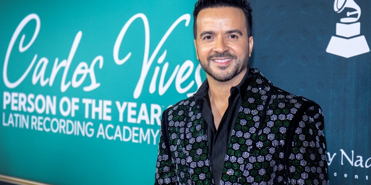 Luis Fonsi recuerda que empezó en la música sin mosca y pidiendo ayuda