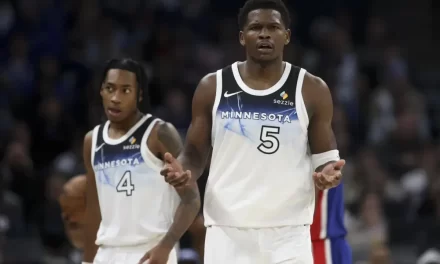 Edwards califica a Timberwolves de “débiles y solo un grupo de niños pequeños”