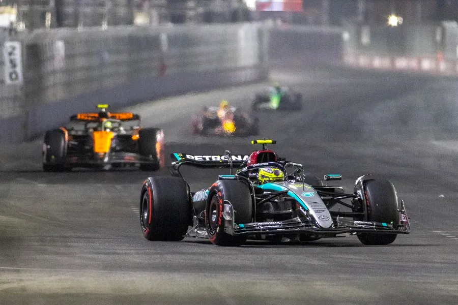 Hamilton reivindica de nuevo la fuerza de Mercedes en en el GP de Las Vegas