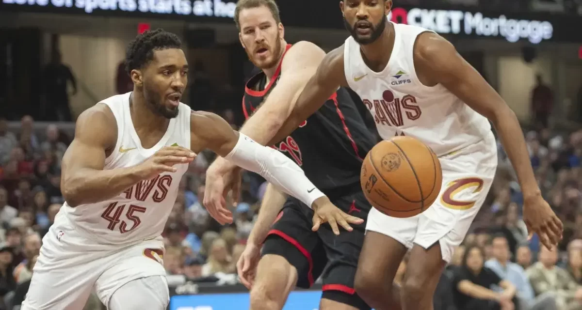 Los 26 puntos de Mitchell ayudan a los Cavs a mejorar a 17-1 y permanecer perfectos en casa