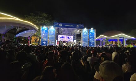 La Brisita de la Megaparranda Navideña ilumina Salcedo con su exitosa plataforma de conciertos festivos