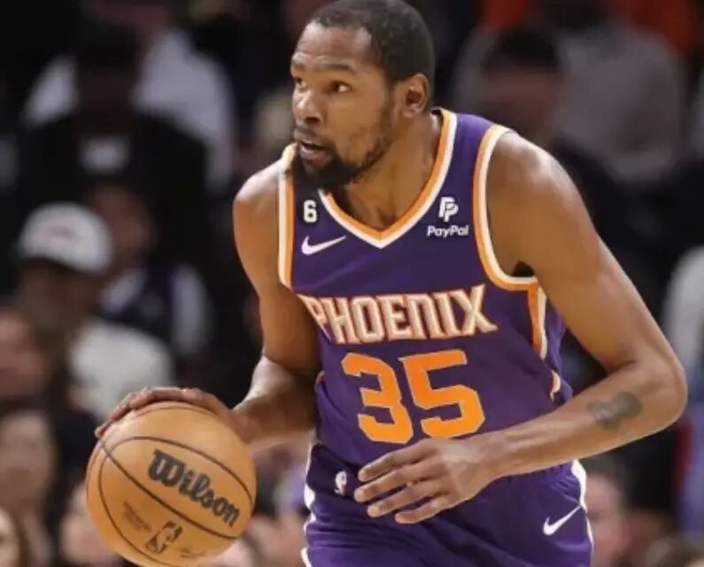 Kevin Durant fuera al menos una semana