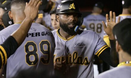 Águilas derrotan 15-9 a los Gigantes