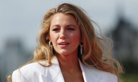 Blake Lively dice que la campaña en su contra traumatizó a su comunidad