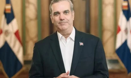 ¿Los dominicanos aprueban la papeleo de Luis Abinader? Esto es lo que dice el Latinobarómetro 2024