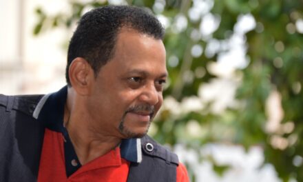 Lungomare Bar & Lounge celebra la Navidad con el 'Baile de Navidad'