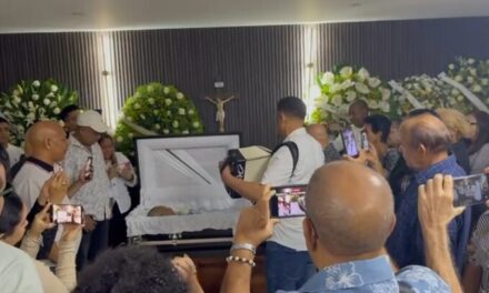 Entre anécdotas y merengue característico le rinden homenaje a Rafaelito Román