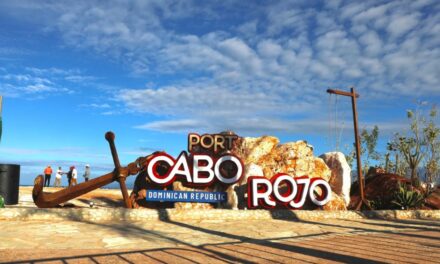 Impulso turístico con arribada de dos cruceros al puerto de Cabo Rojo