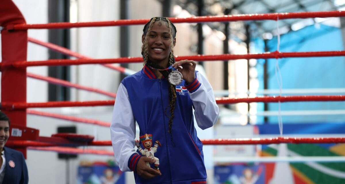 Darienly Contreras, plata en kickboxing Bolivarianos Ayacucho