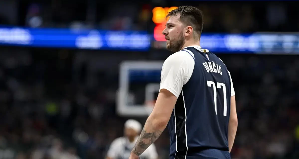 Luka Doncic se perderá al menos un mes por esguince en la pantorrilla, según fuentes