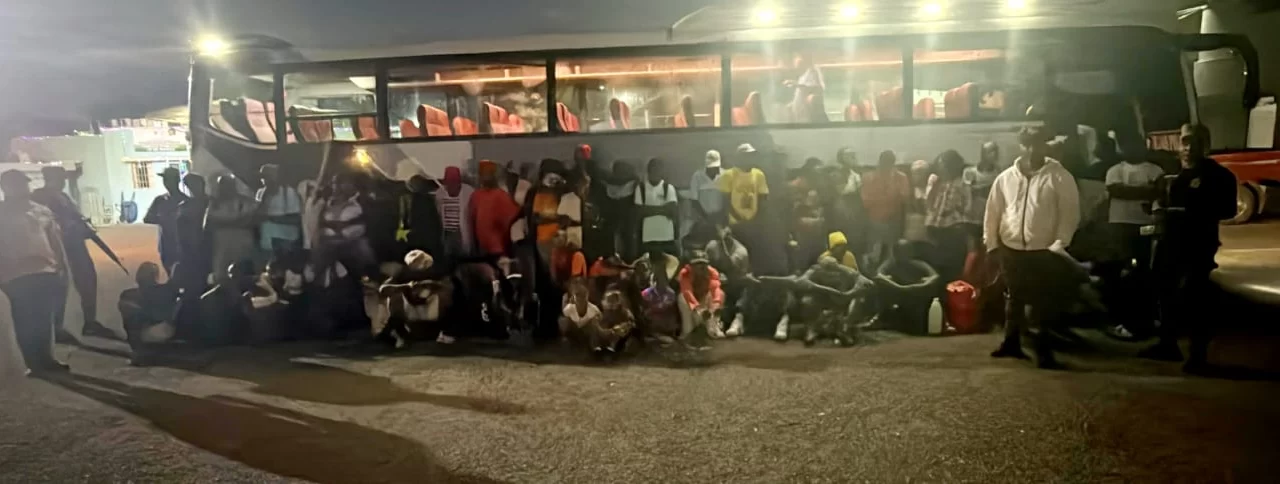 Detenida red dominicana que traficaba con haitianos indocumentados en el sur del país