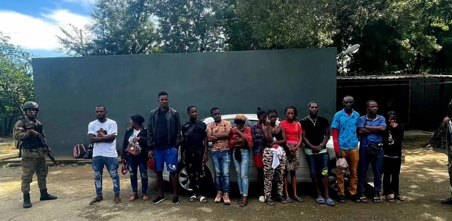 Detenidos 18 haitianos indocumentados en operativos de Valverde