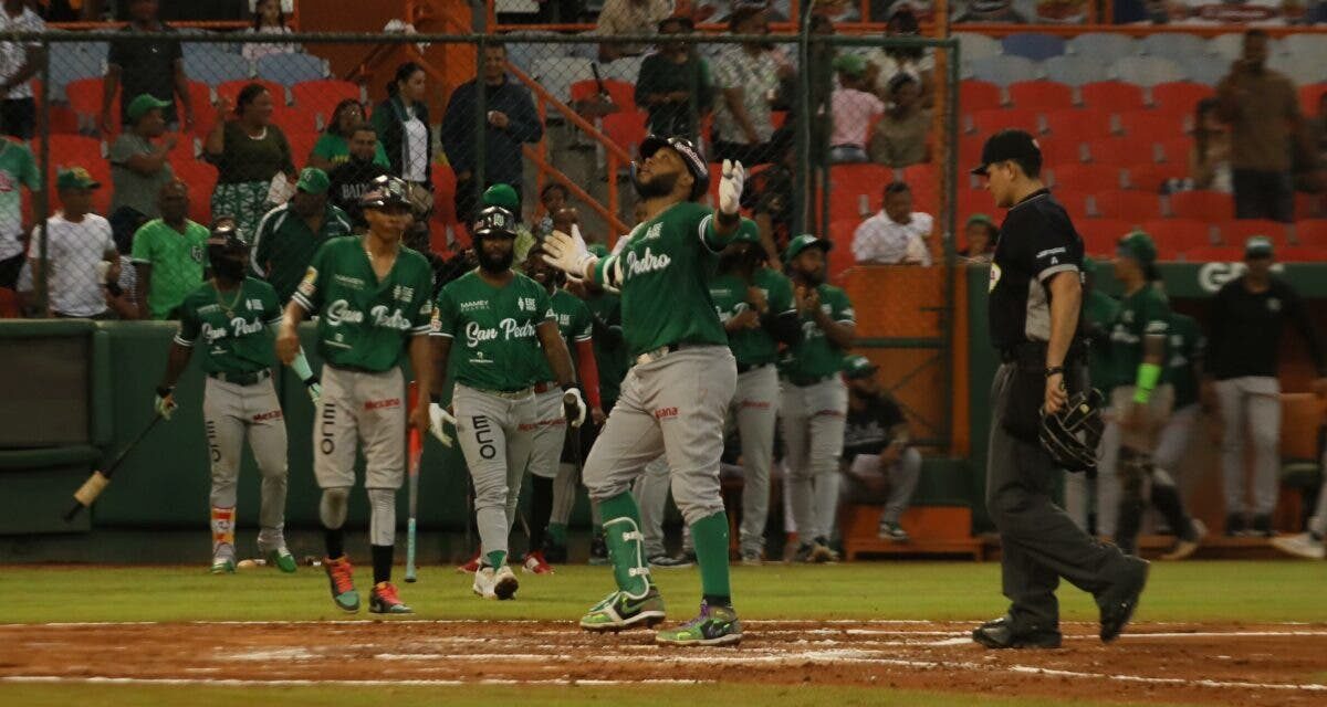 Estrellas derrotan a Toros y sellan su clasifican al round robin