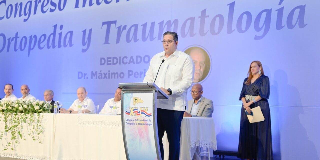 Ortopedistas dominicanos actualizan conocimientos en nuevas técnicas quirúrgicas