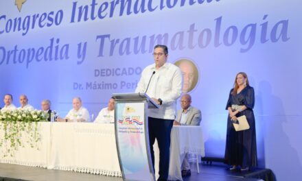 Ortopedistas dominicanos actualizan conocimientos en nuevas técnicas quirúrgicas