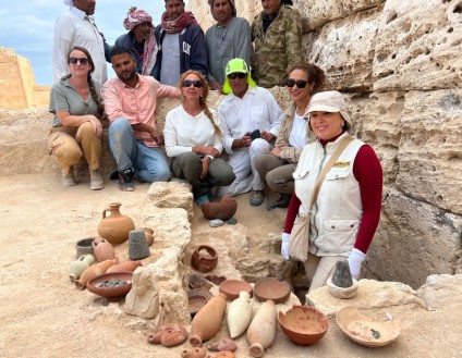 La arqueóloga dominicana Kathleen Martínez sugiere que un pecho incompatible en Egipto podría representar a Cleopatra