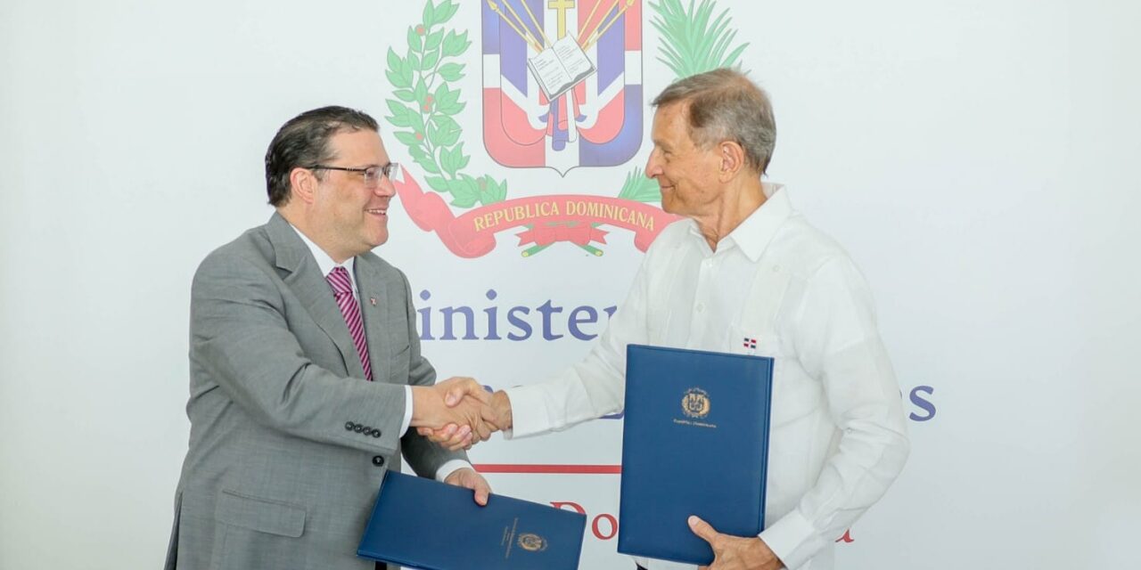 MIREX y DGA de República Dominicana forjan alianza estratégica para impulsar exportaciones y facilitar el comercio