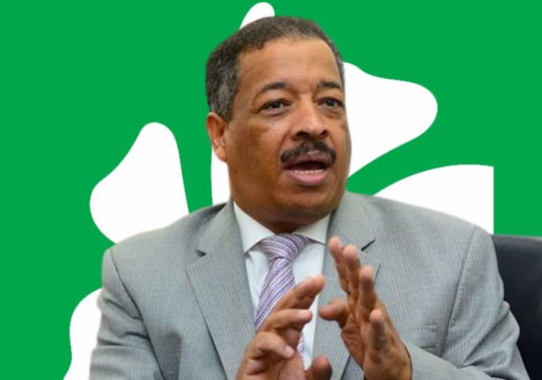 Roberto Rosario critica doble moral de políticos: "Son de la oposición, pero trabajan para el gobierno."