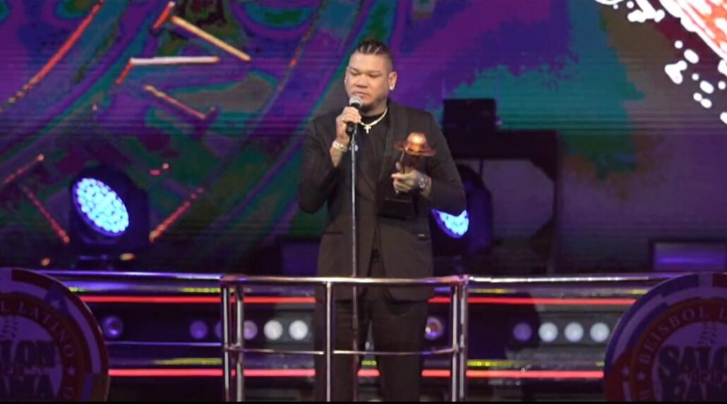 Hernández: Es un honor para mí compartir este momento con leyendas»