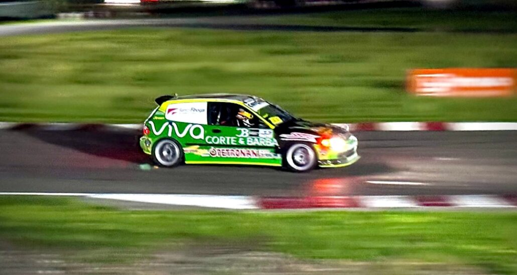 Jontahan Basden se coronó campeón de automovilismo en Las Américas