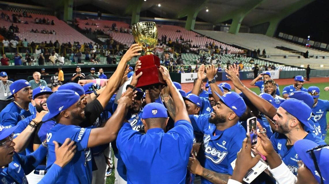 Tigres del Licey se coronan campeones de la Serie Titanes del Caribe