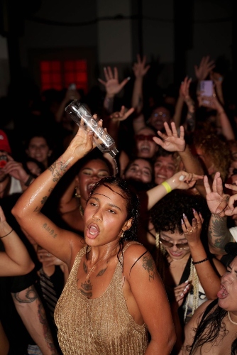 Tokischa llega por primera vez a Brasil y comparte con sus fans