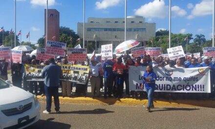 Trabajadores protestan por la reforma profesional y defienden el derecho a indemnizaciones por despido