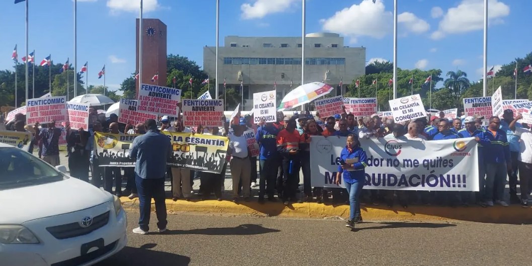 Trabajadores protestan por la reforma profesional y defienden el derecho a indemnizaciones por despido