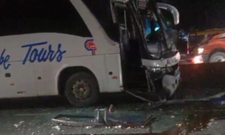 Trágico percance en Carretera Las Américas deja un muerto y más de 30 heridos