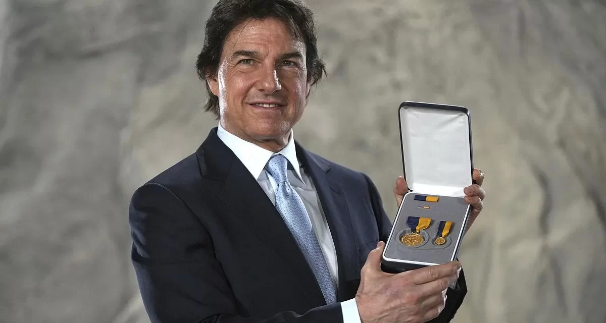 Tom Cruise recibió el premio a EE.UU., el mayor honor civil de la Marina