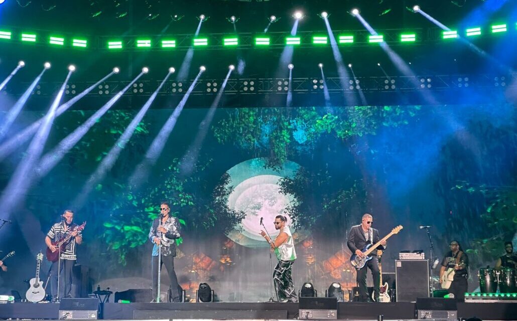 Romeo canta “La Suegra”, canción censurada en RD en la tercera presentación del concierto de Aventura