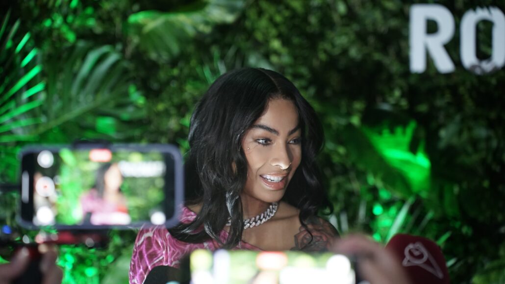 Personalidades de la música y el deporte deslumbran en la fiesta Roc Nation