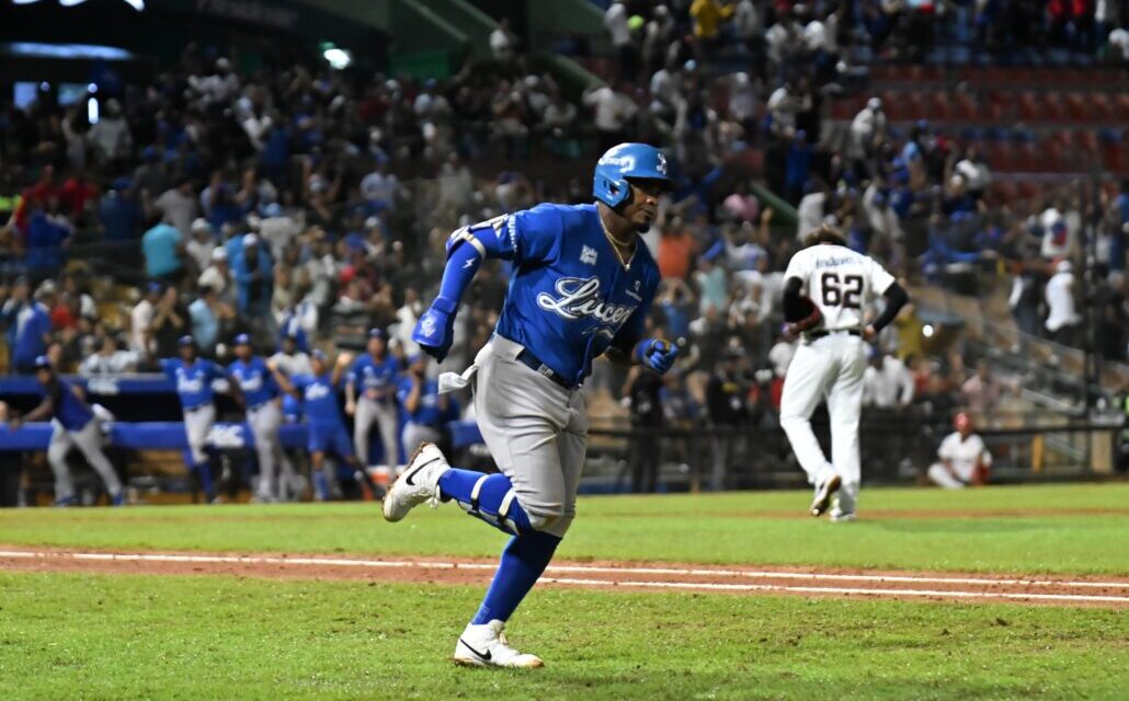 Jonrones de Leyba y Fitzgerald guían a conquista del Licey sobre Escogido