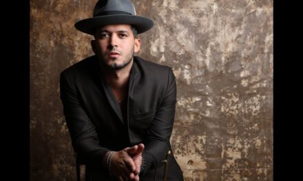 Zeo Muñoz inicia su concierto “séptimo show” en Hard Rock