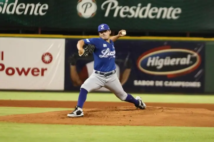 Licey se mantiene solo en el tercer área