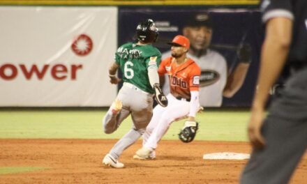 Estrellas se imponen a los Toros en el Corral
